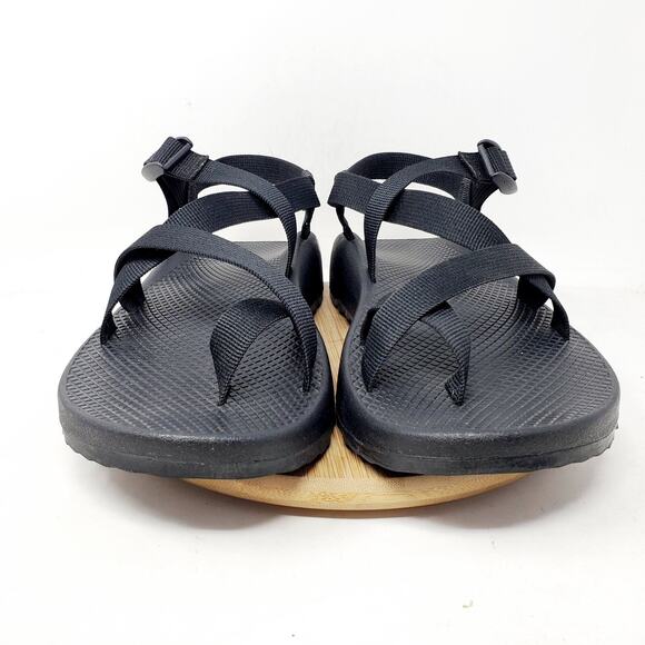 Chaco Sandals Classic Mens 11 Hiking Toe Loop Water Black Straps Shoes - Picture 3 of 12